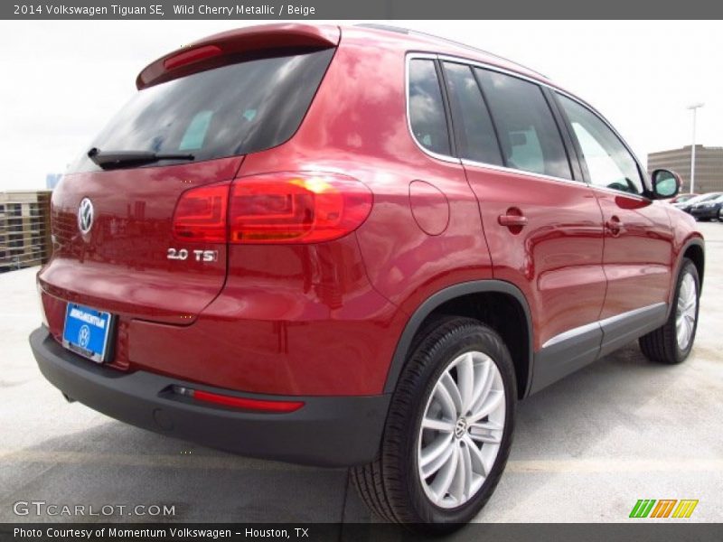 Wild Cherry Metallic / Beige 2014 Volkswagen Tiguan SE