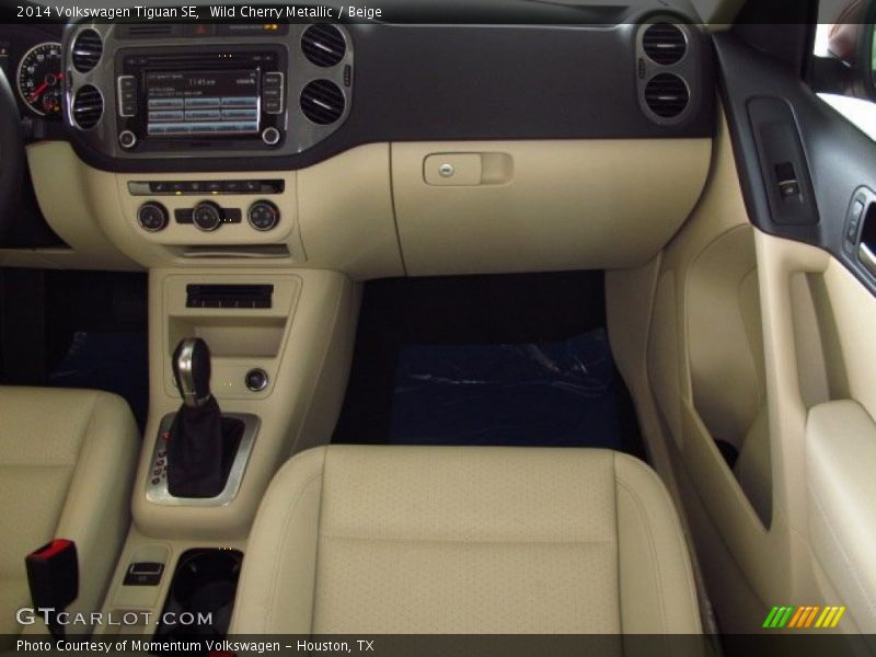 Wild Cherry Metallic / Beige 2014 Volkswagen Tiguan SE