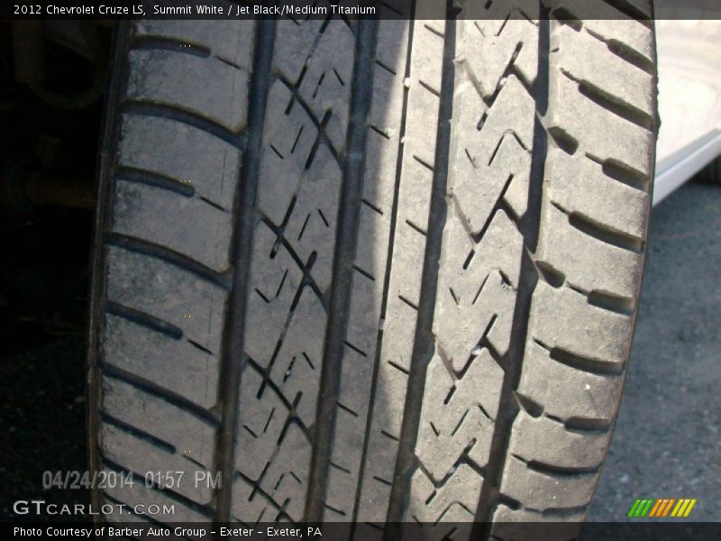 Summit White / Jet Black/Medium Titanium 2012 Chevrolet Cruze LS