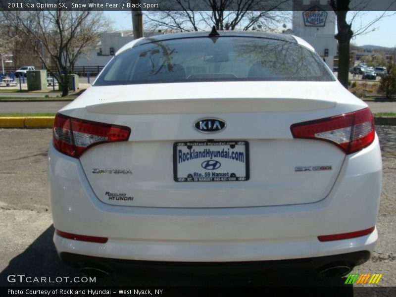 Snow White Pearl / Black Sport 2011 Kia Optima SX