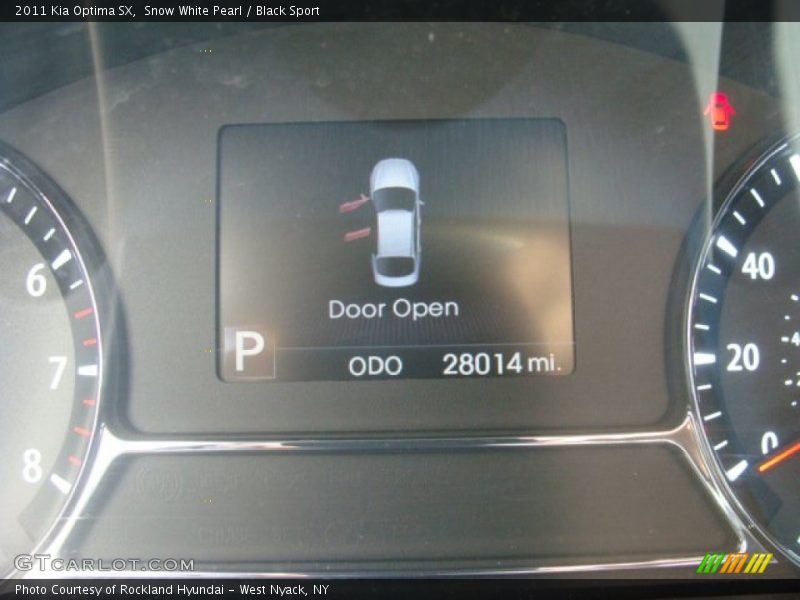 Snow White Pearl / Black Sport 2011 Kia Optima SX