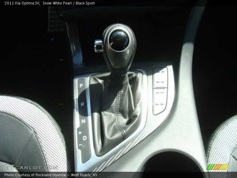 Snow White Pearl / Black Sport 2011 Kia Optima SX
