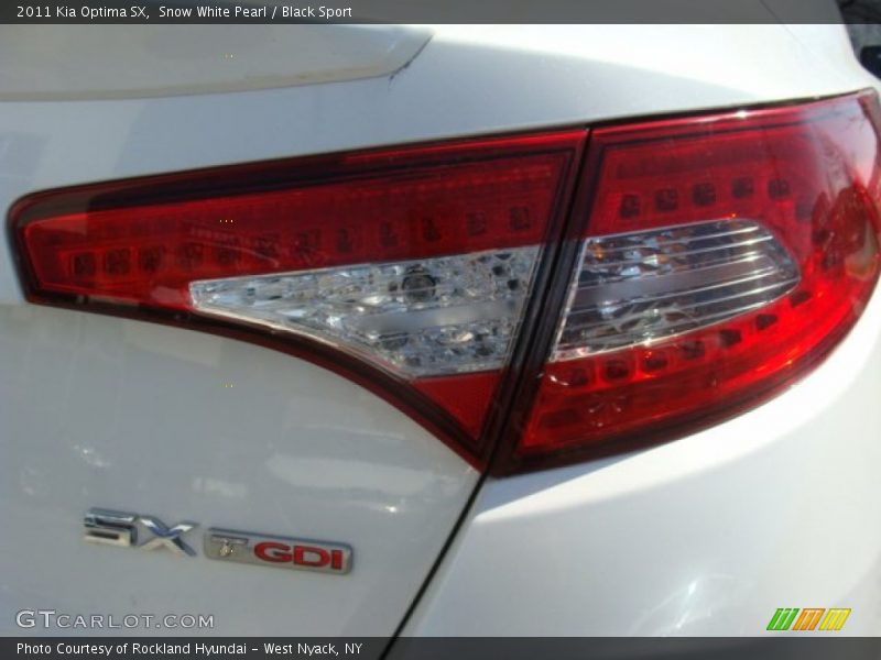Snow White Pearl / Black Sport 2011 Kia Optima SX