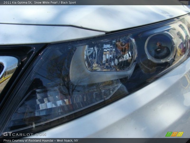 Snow White Pearl / Black Sport 2011 Kia Optima SX
