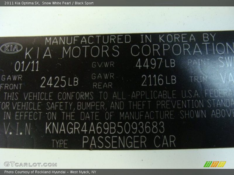 Snow White Pearl / Black Sport 2011 Kia Optima SX