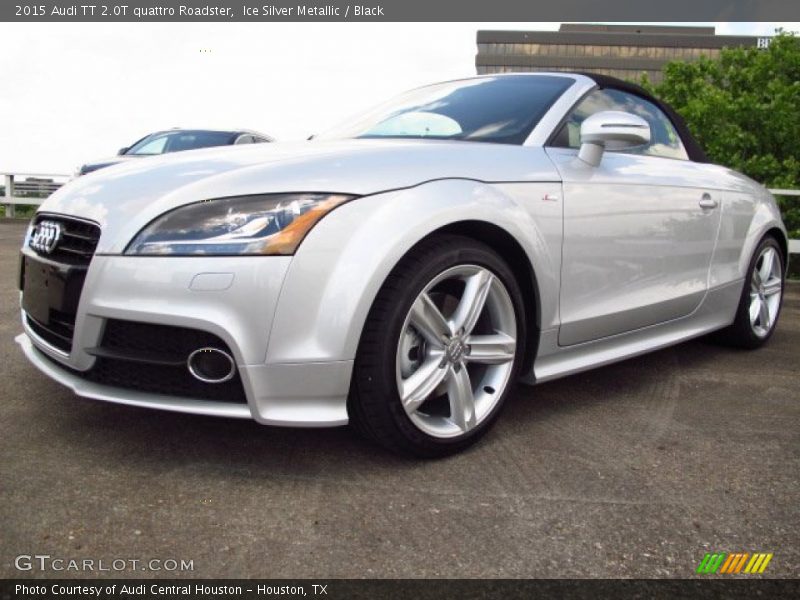 Front 3/4 View of 2015 TT 2.0T quattro Roadster