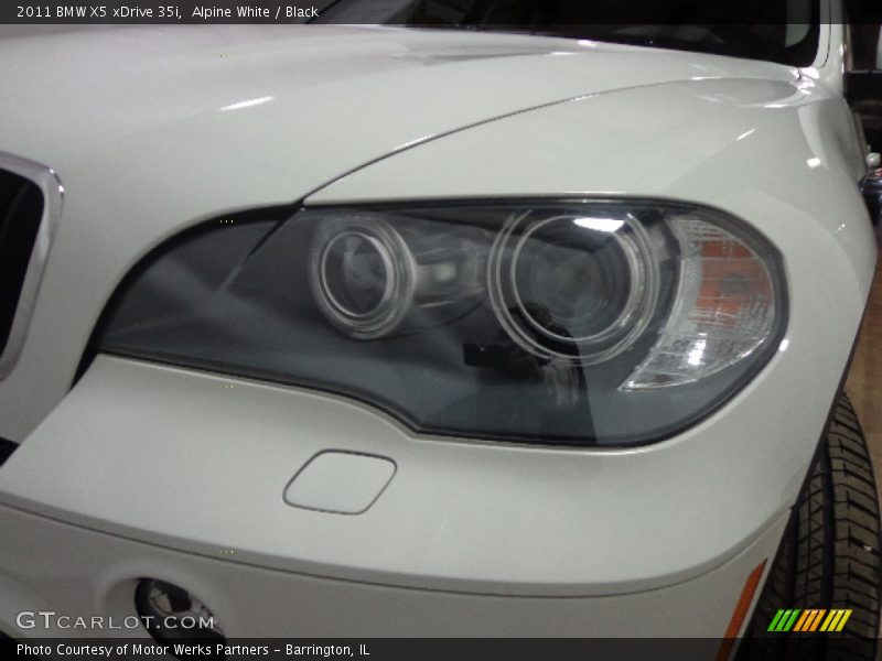 Alpine White / Black 2011 BMW X5 xDrive 35i