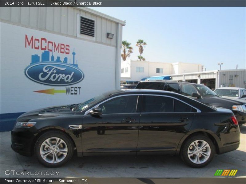 Tuxedo Black / Charcoal Black 2014 Ford Taurus SEL
