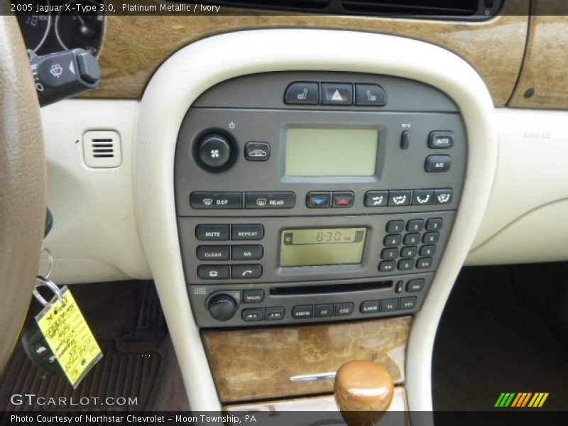 Platinum Metallic / Ivory 2005 Jaguar X-Type 3.0