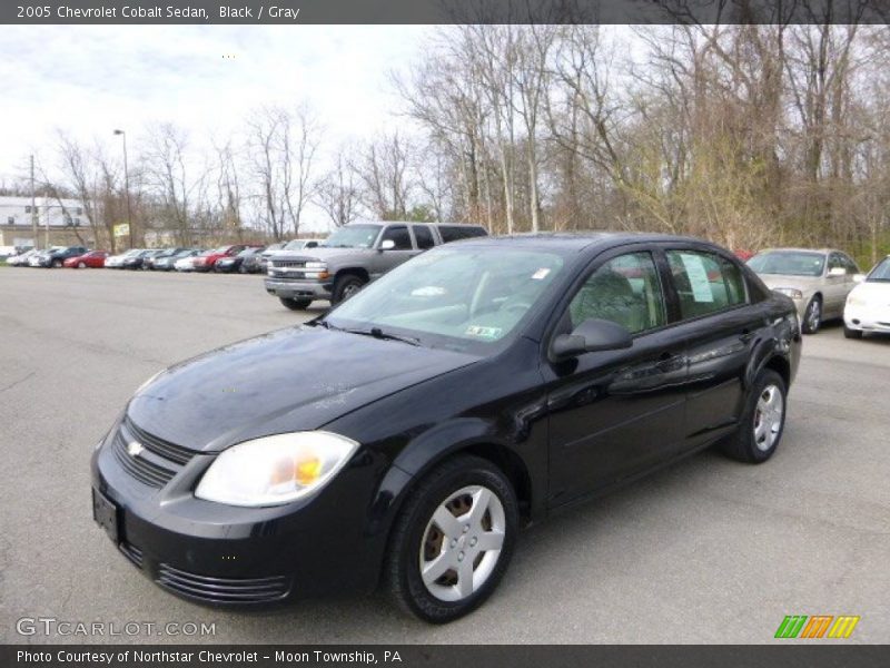 Black / Gray 2005 Chevrolet Cobalt Sedan