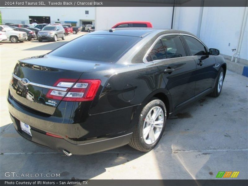 Tuxedo Black / Charcoal Black 2014 Ford Taurus SEL