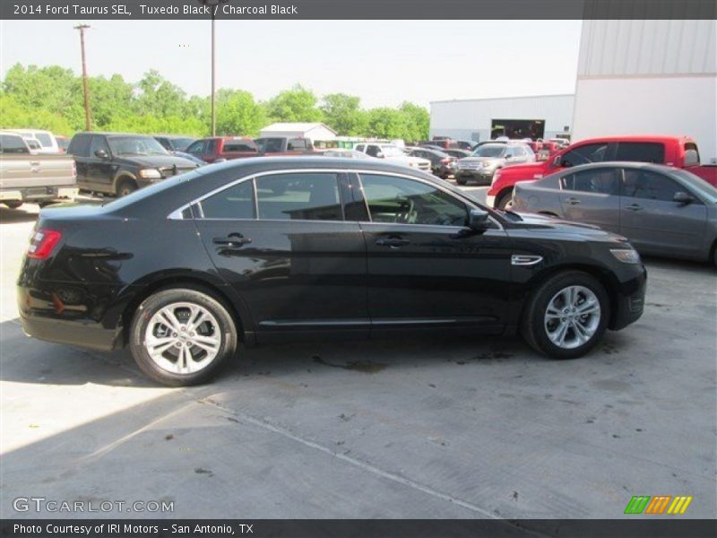 Tuxedo Black / Charcoal Black 2014 Ford Taurus SEL