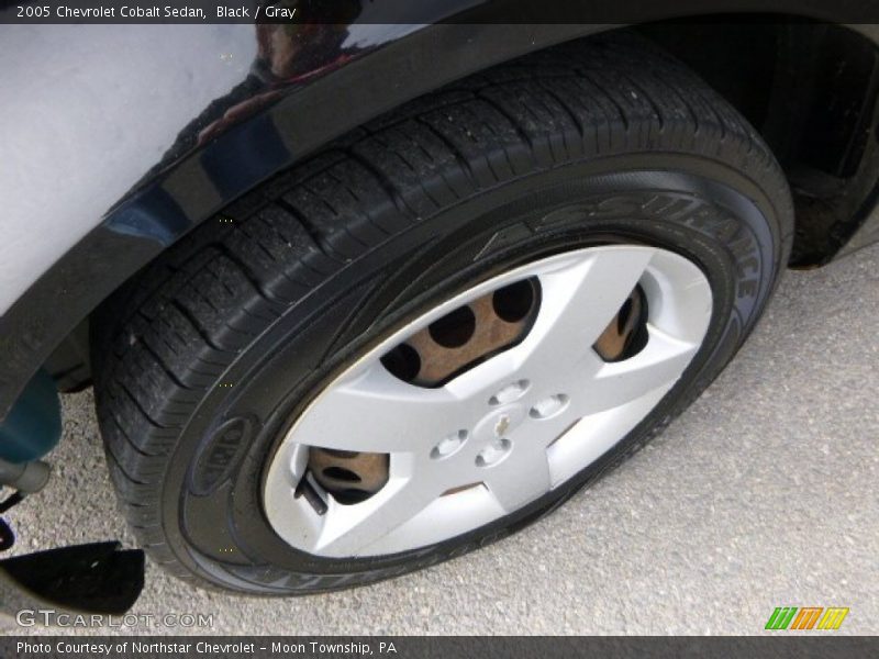 Black / Gray 2005 Chevrolet Cobalt Sedan