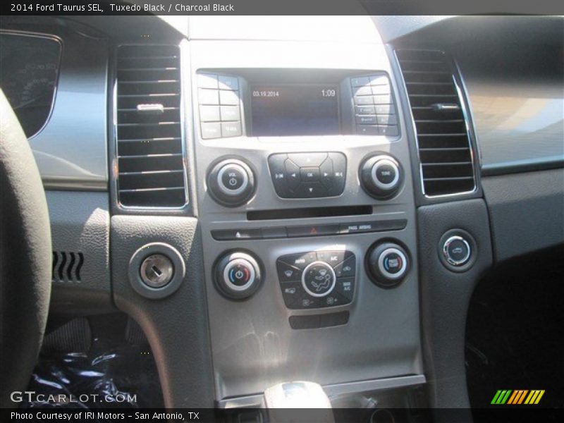 Tuxedo Black / Charcoal Black 2014 Ford Taurus SEL