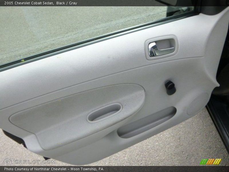 Black / Gray 2005 Chevrolet Cobalt Sedan