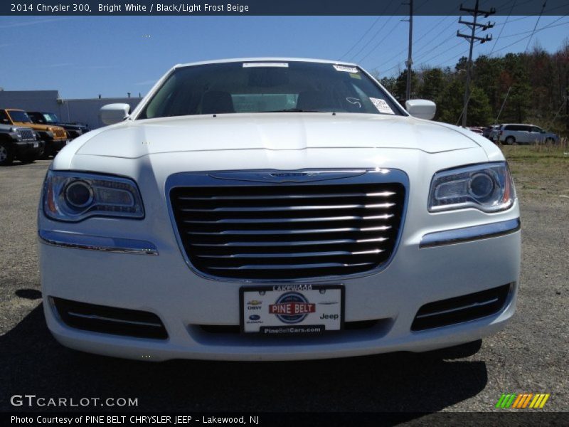 Bright White / Black/Light Frost Beige 2014 Chrysler 300