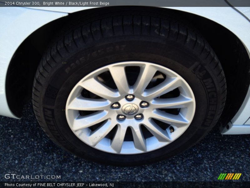 Bright White / Black/Light Frost Beige 2014 Chrysler 300