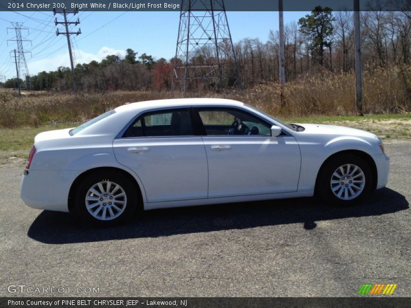 Bright White / Black/Light Frost Beige 2014 Chrysler 300