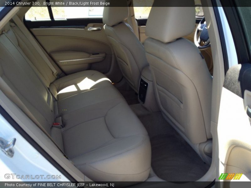 Bright White / Black/Light Frost Beige 2014 Chrysler 300