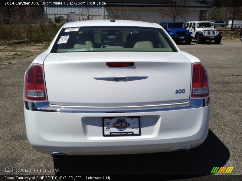Bright White / Black/Light Frost Beige 2014 Chrysler 300