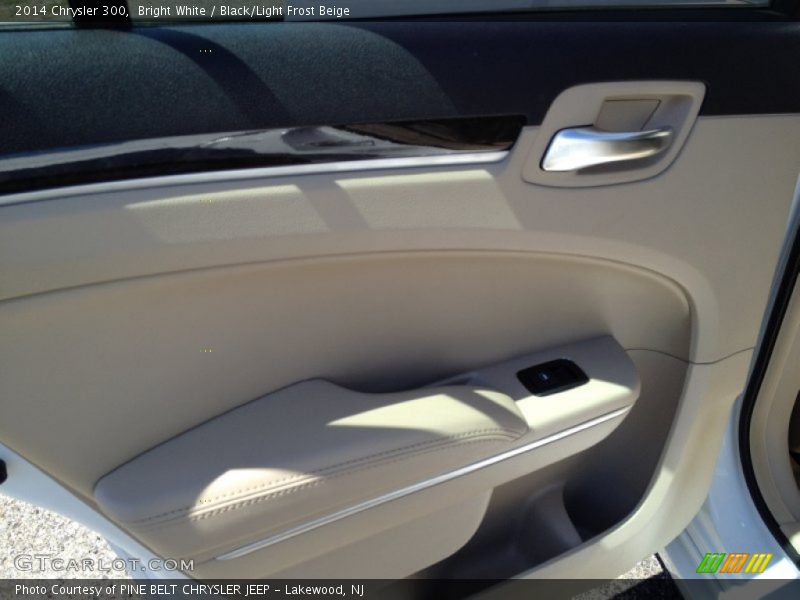 Bright White / Black/Light Frost Beige 2014 Chrysler 300