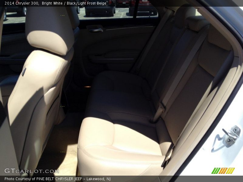 Bright White / Black/Light Frost Beige 2014 Chrysler 300
