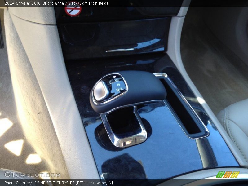 Bright White / Black/Light Frost Beige 2014 Chrysler 300