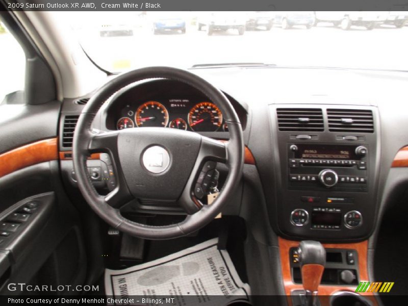 Cream White / Black 2009 Saturn Outlook XR AWD