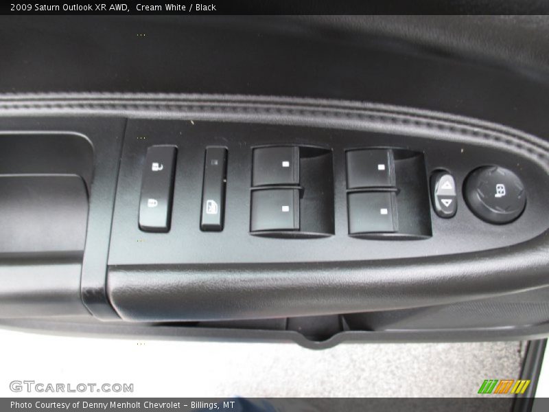 Cream White / Black 2009 Saturn Outlook XR AWD