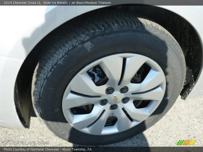 Silver Ice Metallic / Jet Black/Medium Titanium 2014 Chevrolet Cruze LS