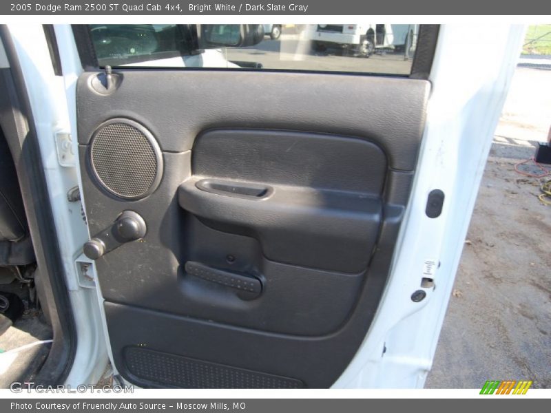 Bright White / Dark Slate Gray 2005 Dodge Ram 2500 ST Quad Cab 4x4