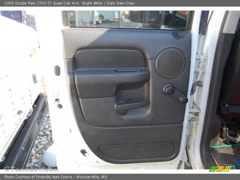 Bright White / Dark Slate Gray 2005 Dodge Ram 2500 ST Quad Cab 4x4