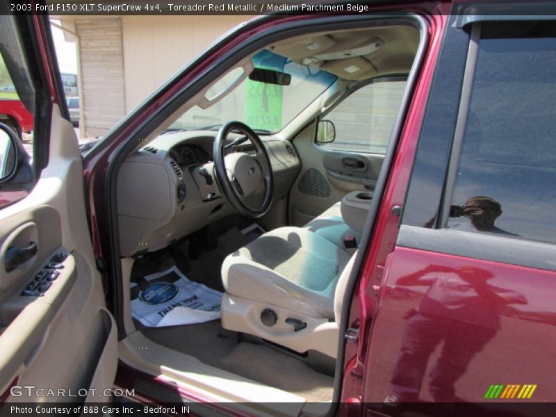 Toreador Red Metallic / Medium Parchment Beige 2003 Ford F150 XLT SuperCrew 4x4