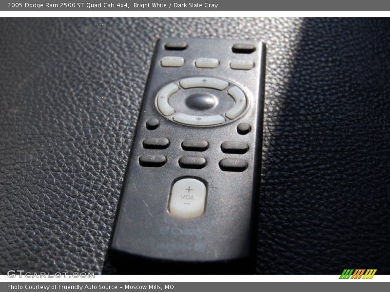 Bright White / Dark Slate Gray 2005 Dodge Ram 2500 ST Quad Cab 4x4