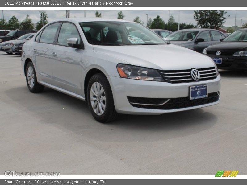 Reflex Silver Metallic / Moonrock Gray 2012 Volkswagen Passat 2.5L S