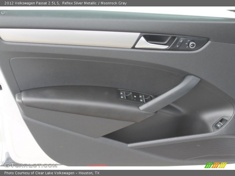 Reflex Silver Metallic / Moonrock Gray 2012 Volkswagen Passat 2.5L S