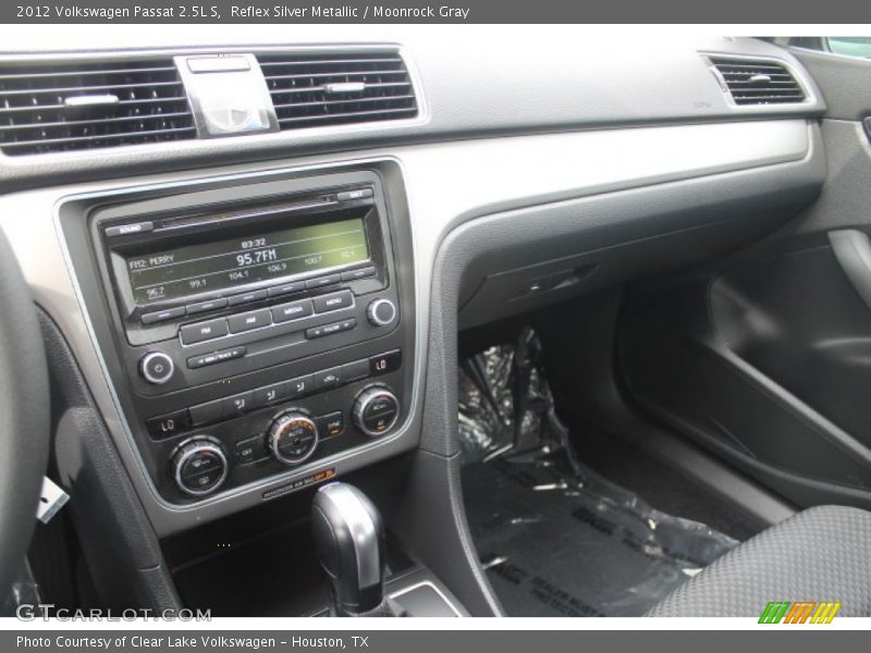 Reflex Silver Metallic / Moonrock Gray 2012 Volkswagen Passat 2.5L S