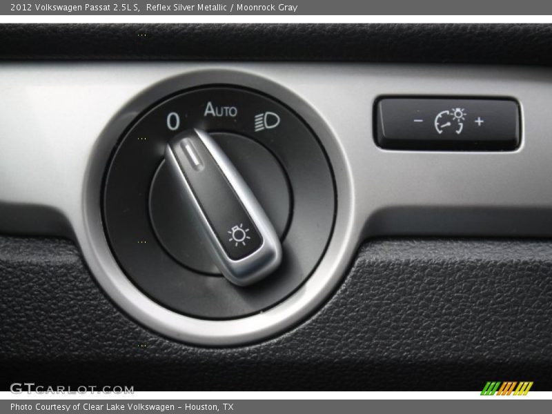 Reflex Silver Metallic / Moonrock Gray 2012 Volkswagen Passat 2.5L S