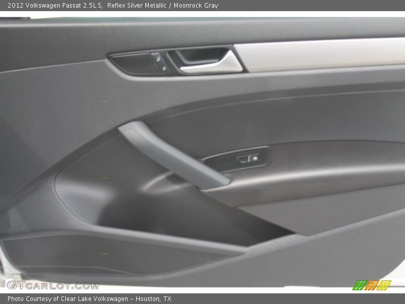 Reflex Silver Metallic / Moonrock Gray 2012 Volkswagen Passat 2.5L S