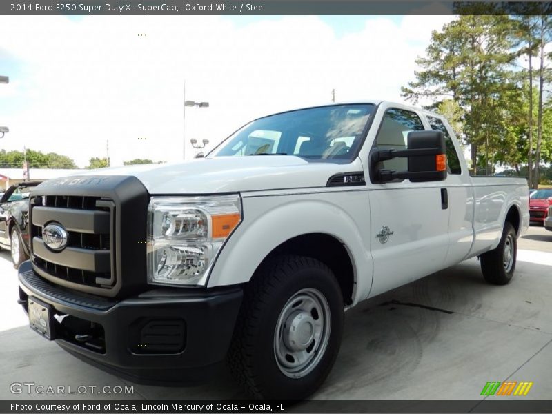 Front 3/4 View of 2014 F250 Super Duty XL SuperCab