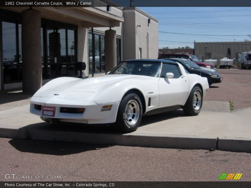 White / Camel 1982 Chevrolet Corvette Coupe