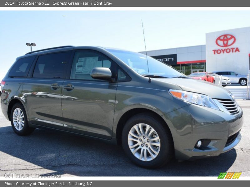 Cypress Green Pearl / Light Gray 2014 Toyota Sienna XLE