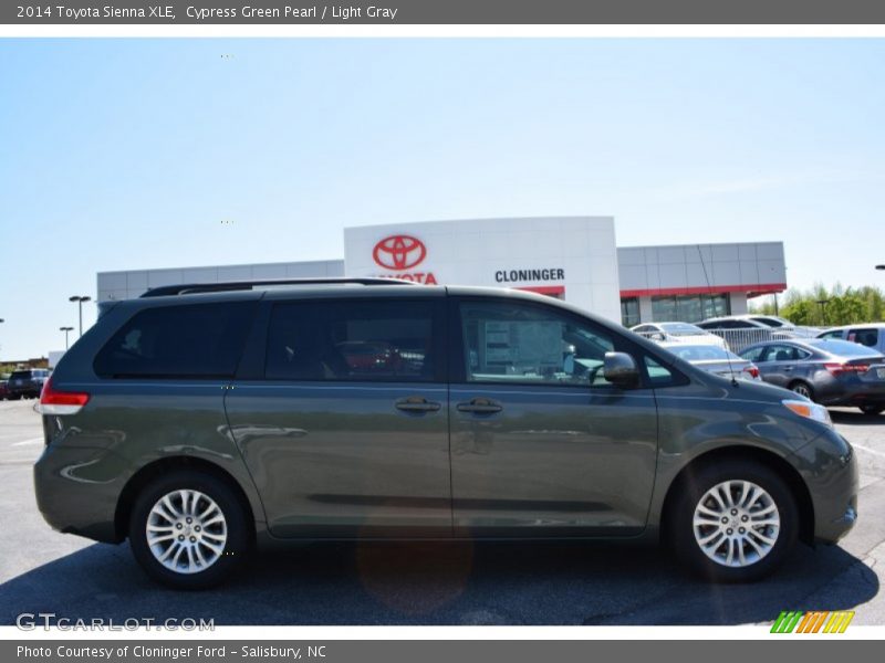 Cypress Green Pearl / Light Gray 2014 Toyota Sienna XLE