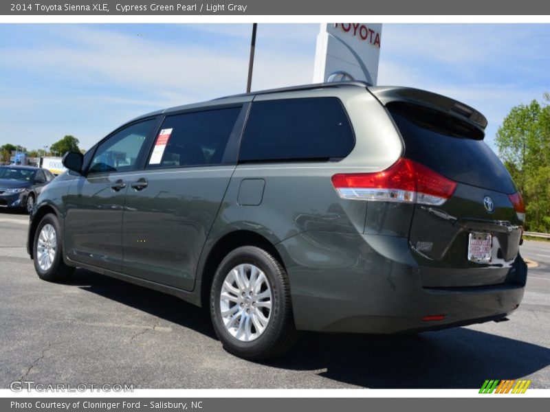 Cypress Green Pearl / Light Gray 2014 Toyota Sienna XLE
