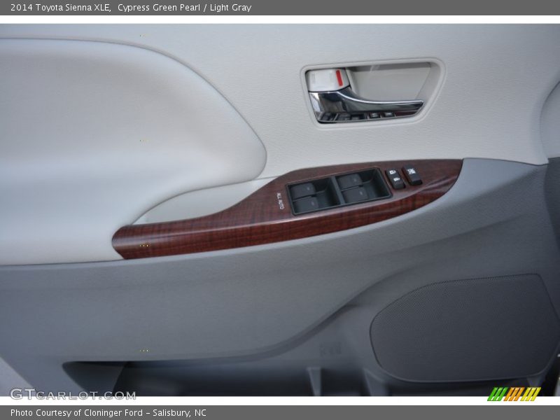 Cypress Green Pearl / Light Gray 2014 Toyota Sienna XLE