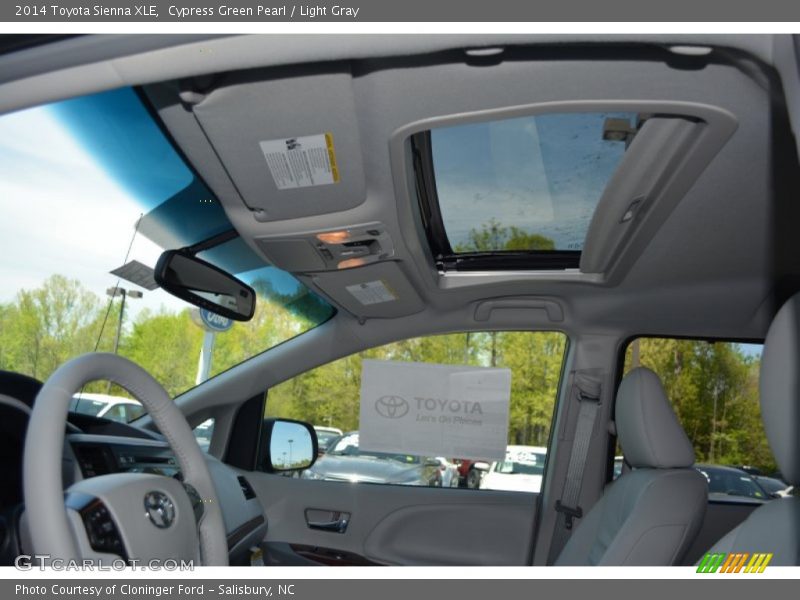 Cypress Green Pearl / Light Gray 2014 Toyota Sienna XLE
