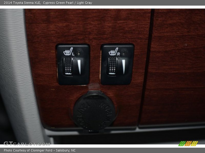 Cypress Green Pearl / Light Gray 2014 Toyota Sienna XLE