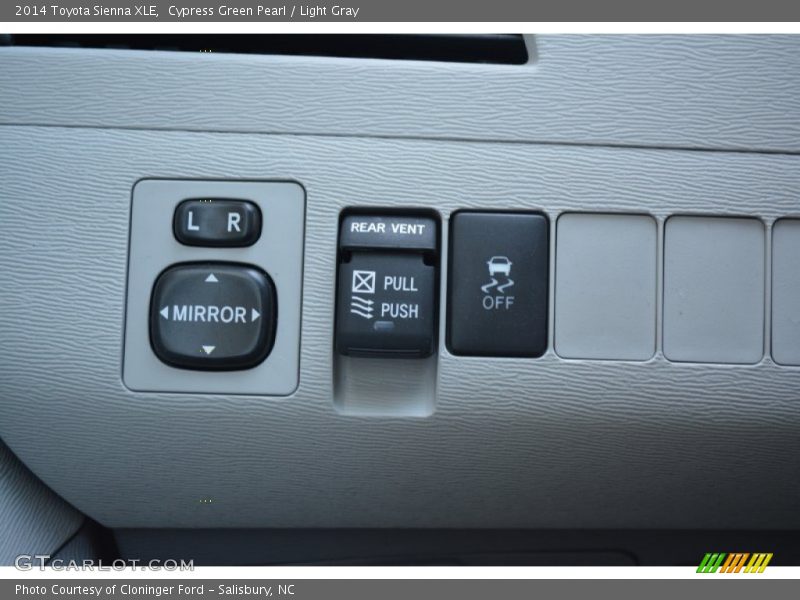 Cypress Green Pearl / Light Gray 2014 Toyota Sienna XLE