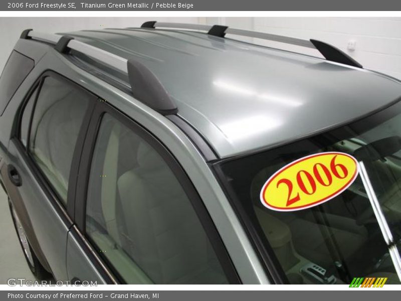 Titanium Green Metallic / Pebble Beige 2006 Ford Freestyle SE