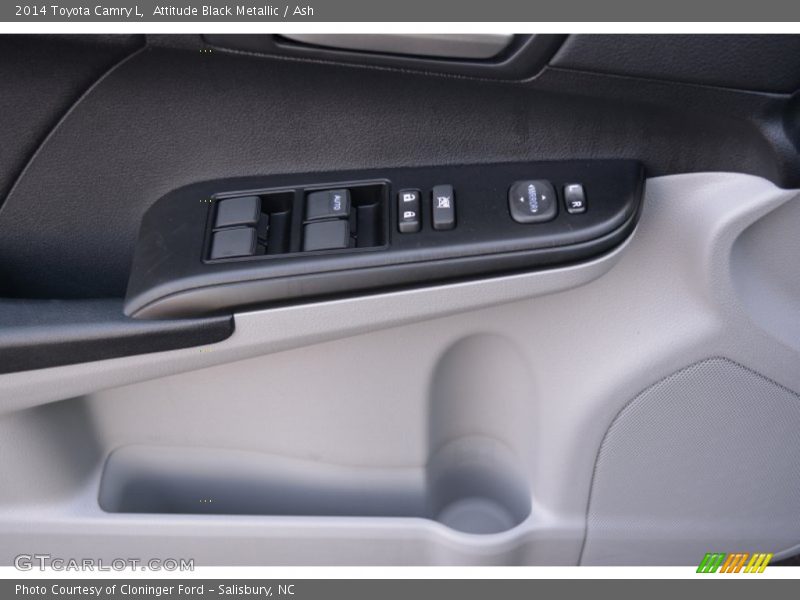 Attitude Black Metallic / Ash 2014 Toyota Camry L